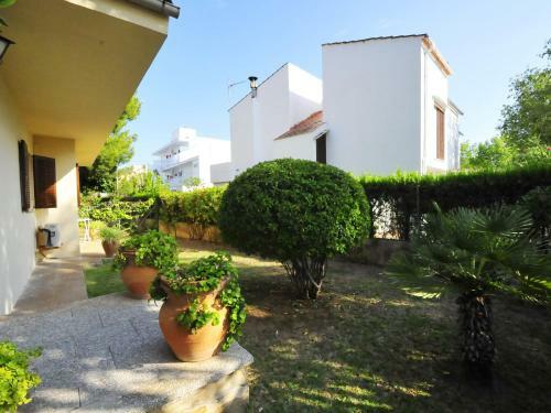Cozy Holiday Home In Alcudia With Fireplace