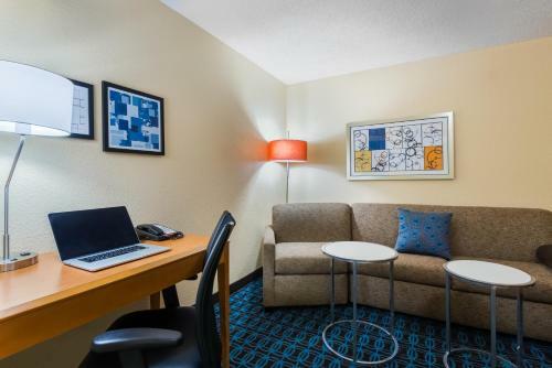 Hotel Fairfield Inn And Suites Mobile