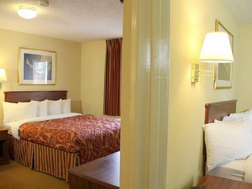 Hotel Home Towne Studios & Suites Tuscaloosa