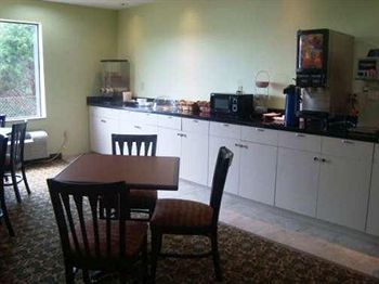Motel Ambassador Inn & Suites