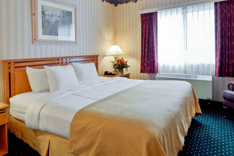 Hotel Clarion Suites Downtown Anchorage