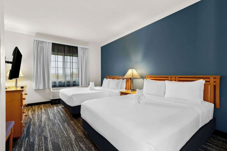 Hotel Clarion Suites Downtown Anchorage