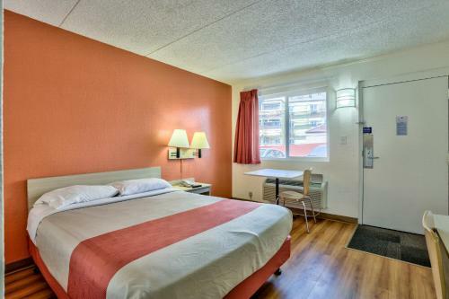 Motel 6 Flagstaff East - Lucky Lane