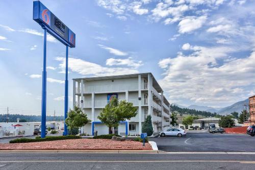 Motel 6 Flagstaff East - Lucky Lane
