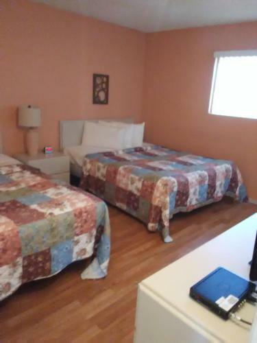 Hotel Hidden Palms Resort & Condominiums