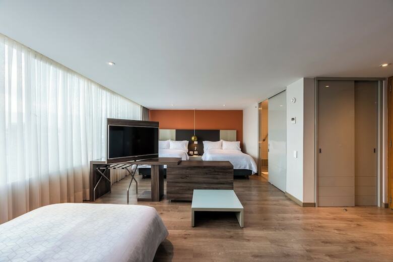 Hotel Holiday Inn Express & Suites Medellin