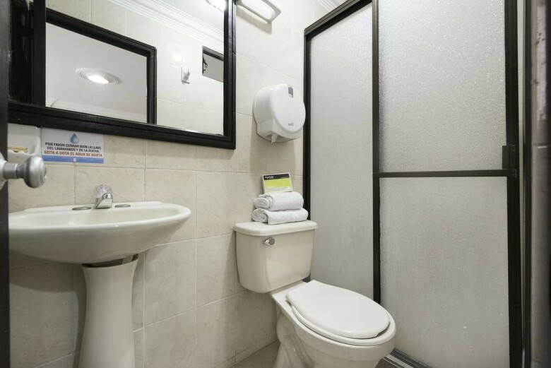 Ayenda 1120 Hotel Comercial