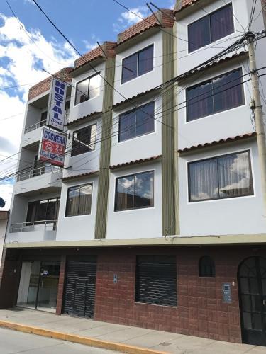 Hostal Bond
