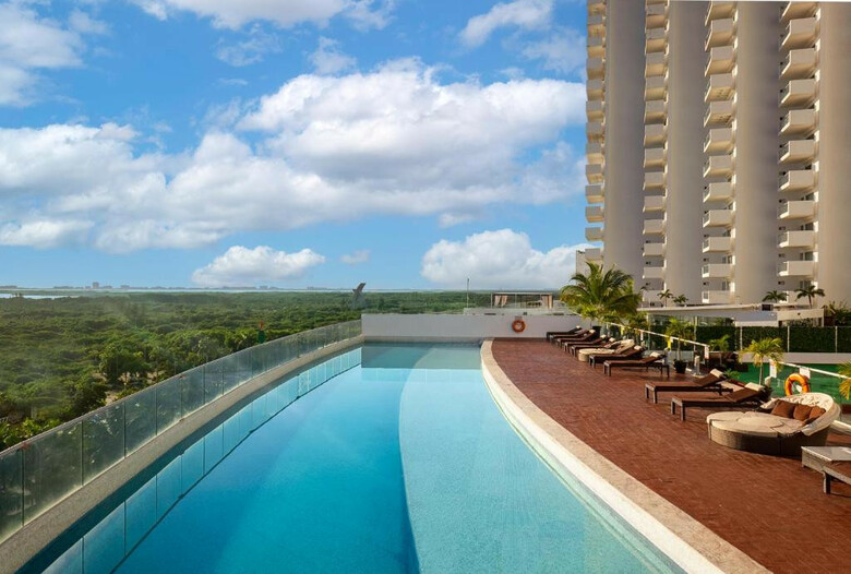 Aparthotel Suites Malecon Cancun