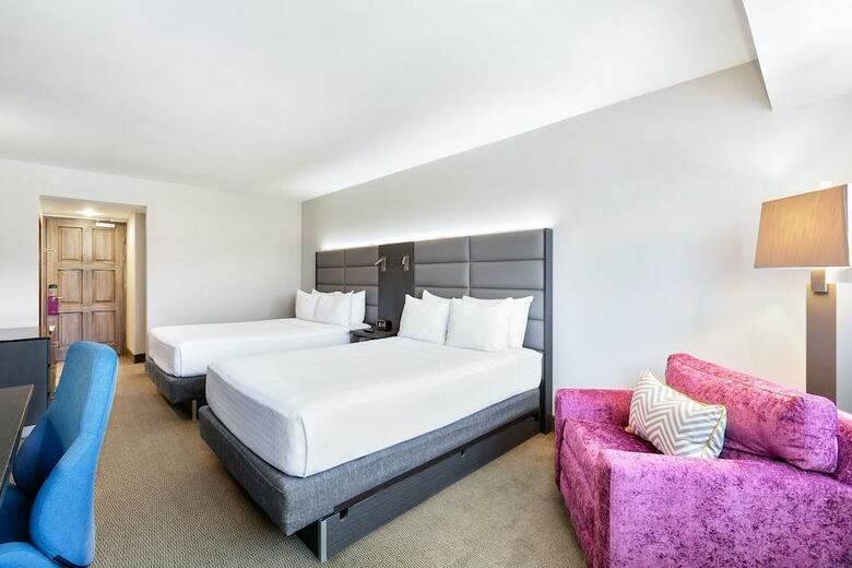 Hotel Crowne Plaza Corobici