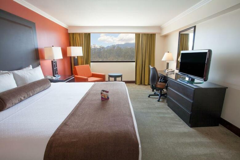Hotel Crowne Plaza Corobici