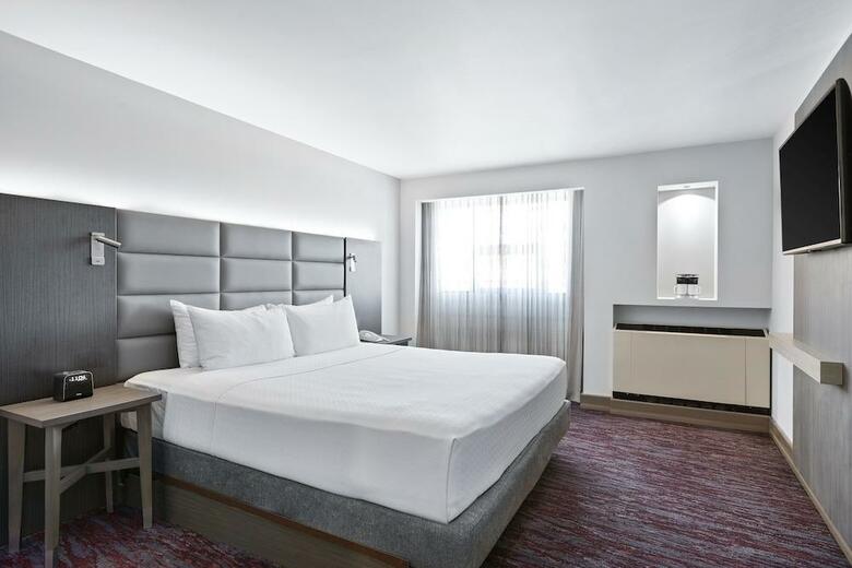 Hotel Crowne Plaza Corobici