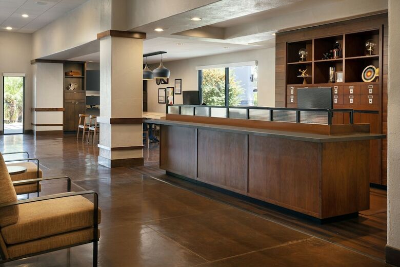 Hotel Four Points By Sheraton Tucson Airport