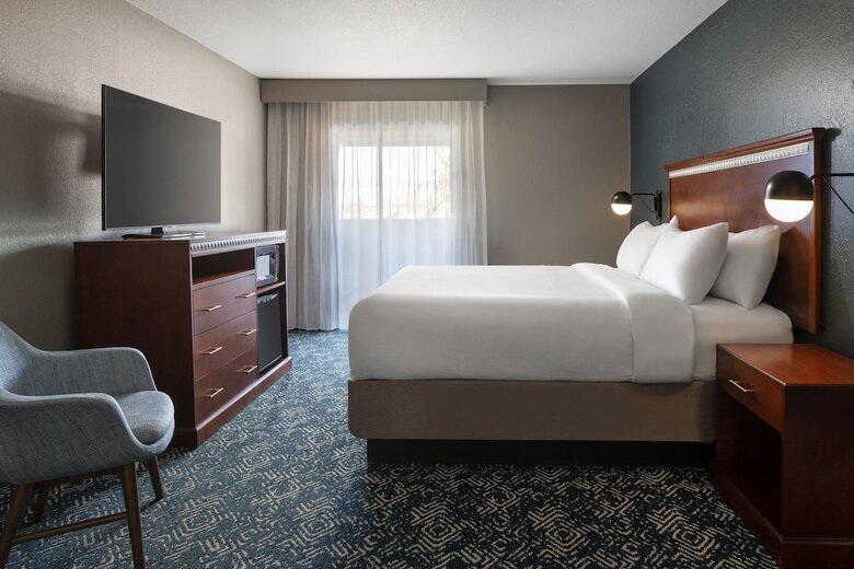 Hotel Four Points By Sheraton Tucson Airport