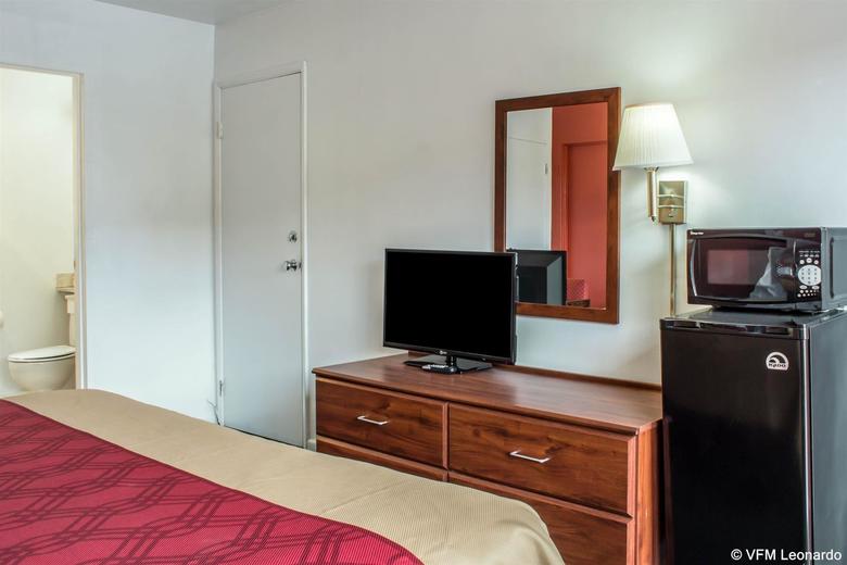 Hotel Econo Lodge University
