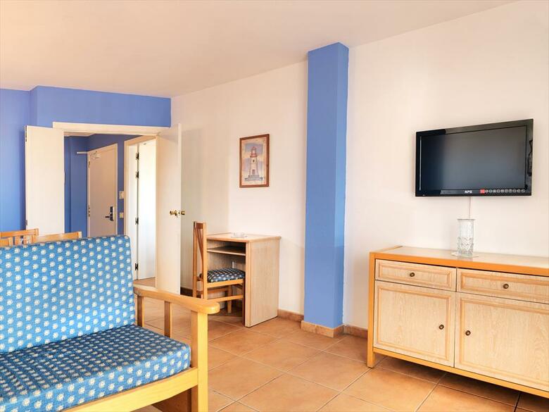 Oro Blanco Apartments