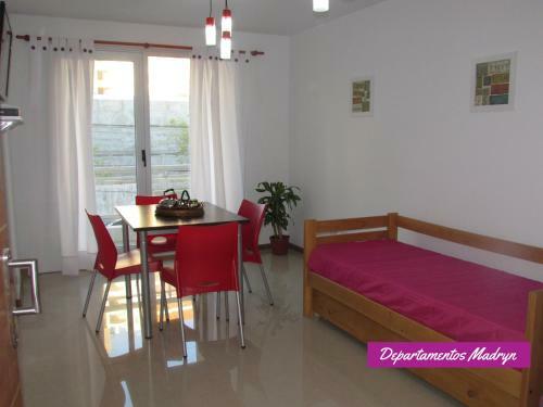 Apartamento Departamentos Madryn - Calle Roca