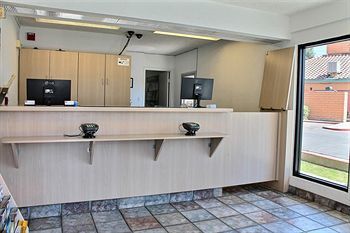 Motel 6 Bakersfield Convention Center