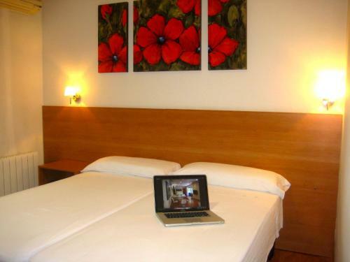 Hostal Madrazo