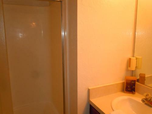 Three-bedroom Standard Unit #11 By Escape For All Seasons