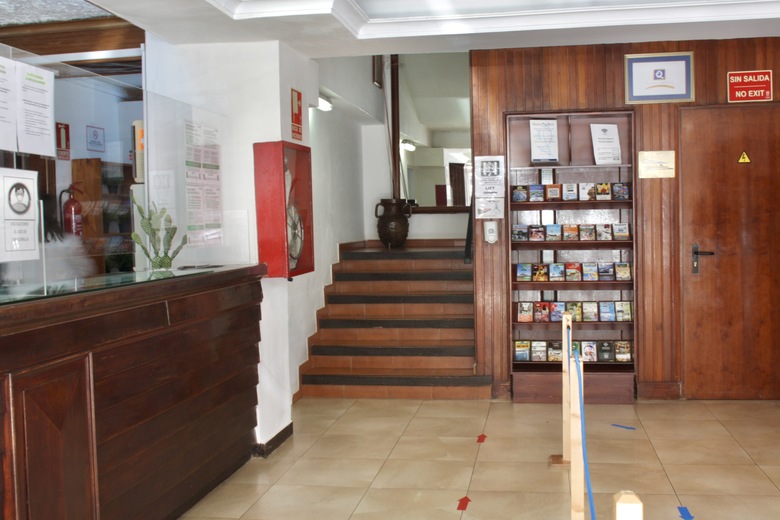 Apartamentos Tropical