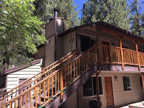 Goldmine Lodge & Black Bear Cottages