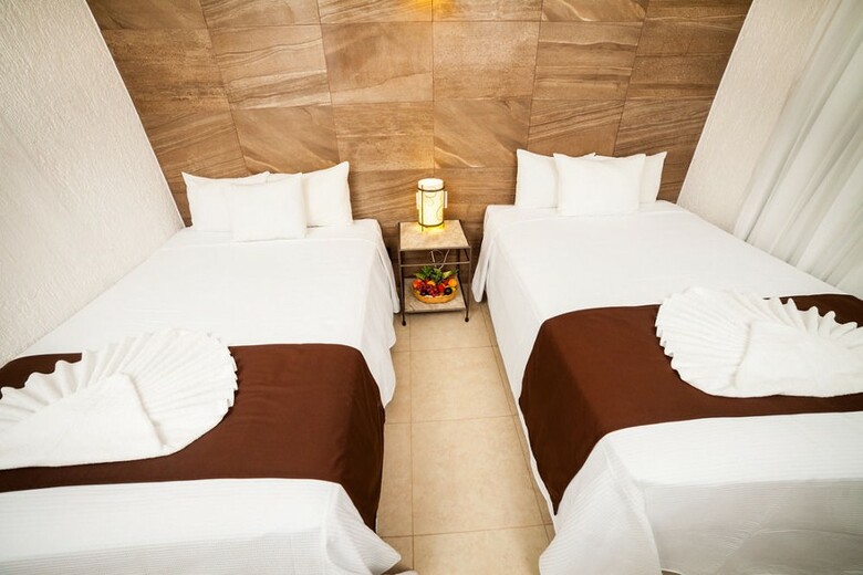 Tukan Hotel & Beach Club