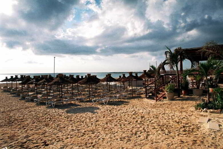 Tukan Hotel & Beach Club