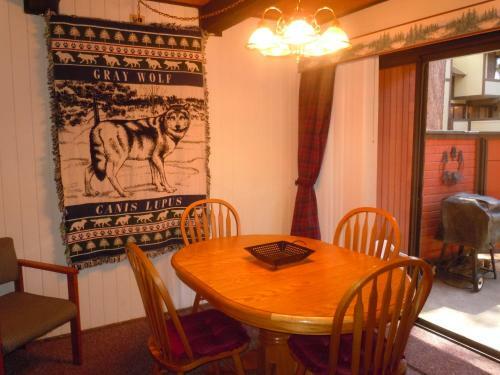Two-bedroom Deluxe Unit #49 By Escape For All Seasons