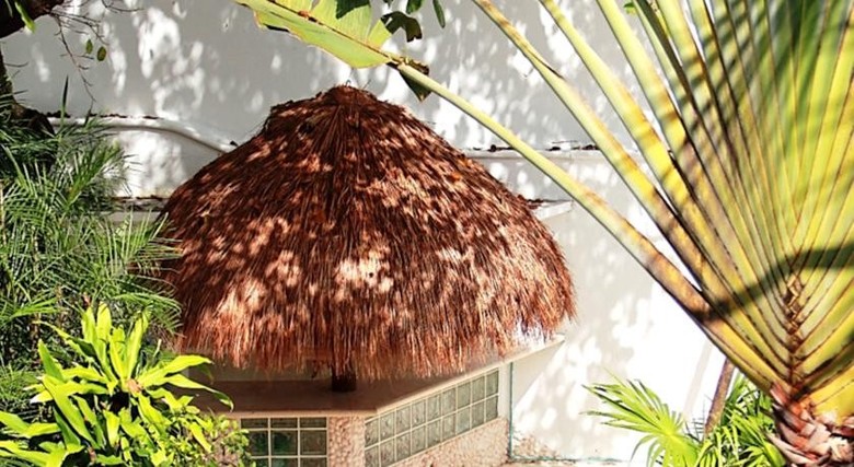 Tropical Casablanca Party Hotel