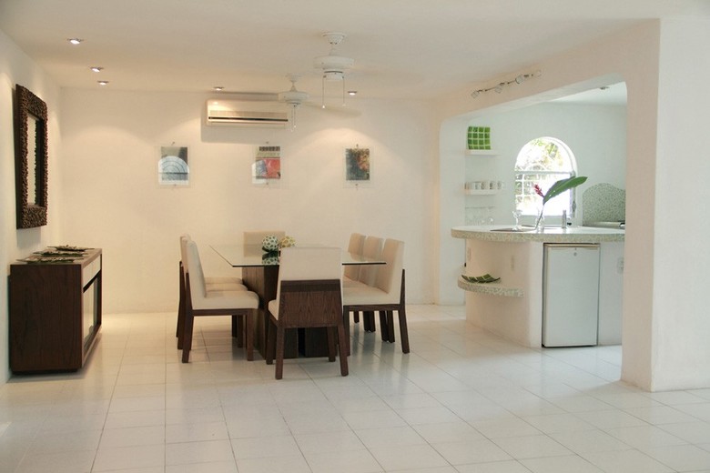 Tropical Casablanca Party Hotel