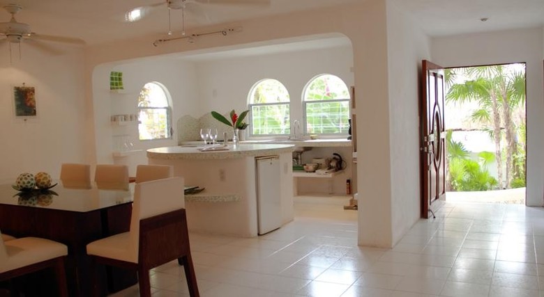 Tropical Casablanca Party Hotel