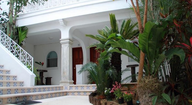 Tropical Casablanca Party Hotel