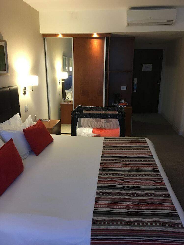 Howard Johnson Hotel Yerba Buena