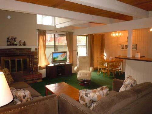 Two-bedroom Standard Unit #57 By Escape For All Seasons