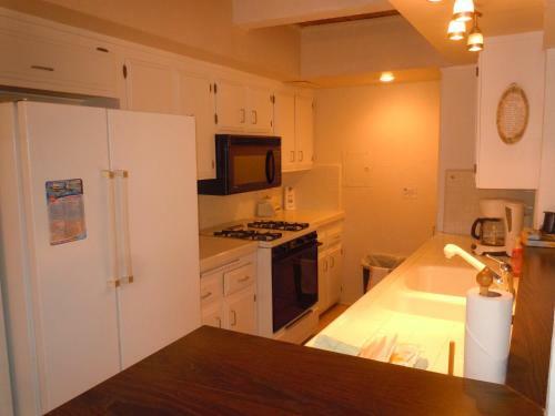Two-bedroom Standard Unit #57 By Escape For All Seasons