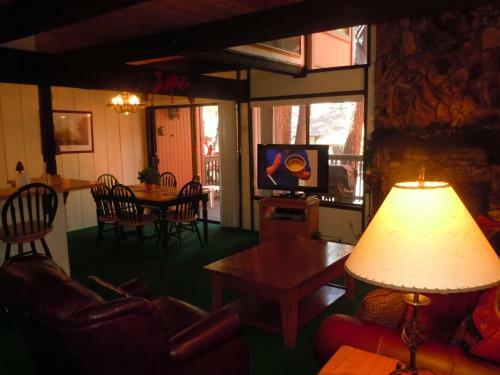 Two-bedroom Premier Unit #112 By Escape For All Seasons