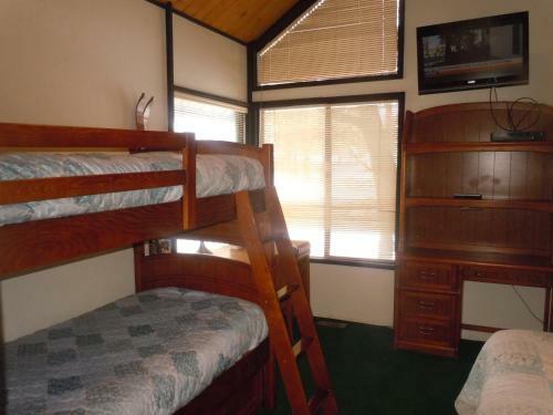Two-bedroom Deluxe Unit #125 By Escape For All Seasons