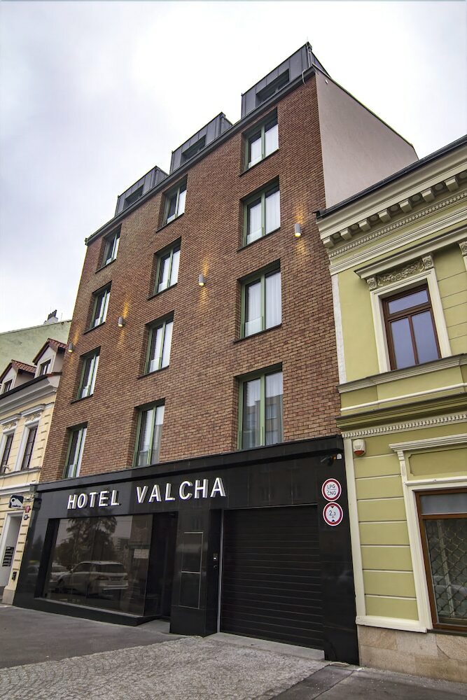 Valcha Apartments
