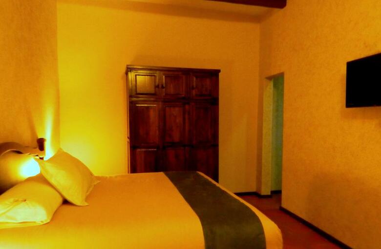 Al Otro Lado Del Rio Hotel