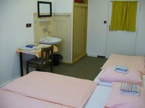 Hostal Church Pension Praha - Husuv Dum