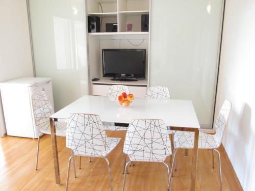 Golden Family Apartments