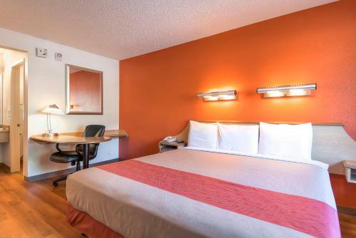 Motel 6 Carlsbad East