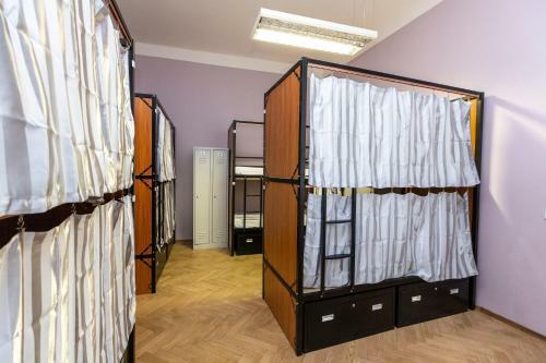 Sg1 Hostel