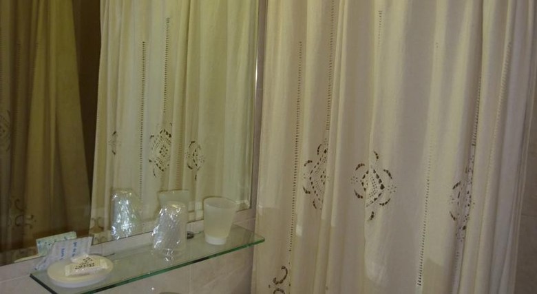 Hotel Escuils Hostal