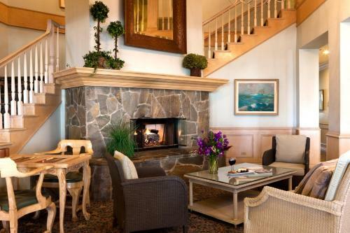 Bed & Breakfast Blue Lantern Inn, A Four Sisters Inn