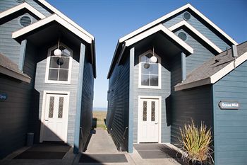 Hotel Surf And Sand Lodge