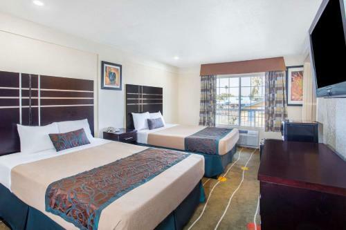 Motel Travelodge Highway 41