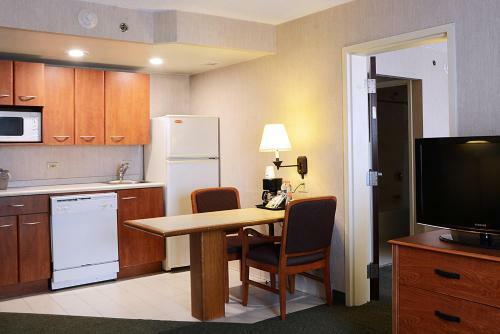 Hotel Hampton Inn Saltillo Airport Area