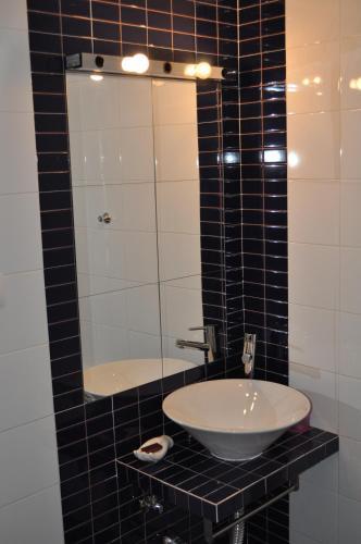 Apartamentos La Casa Pintada